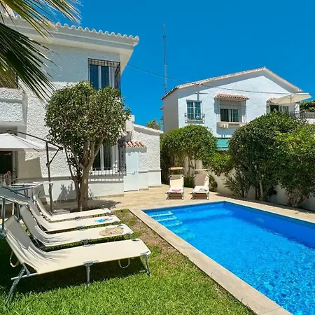 Villa Rodriguez Acosta, 22