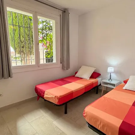 Villa Rodriguez Acosta, 22 *