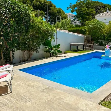 Villa Rodriguez Acosta, 22 *